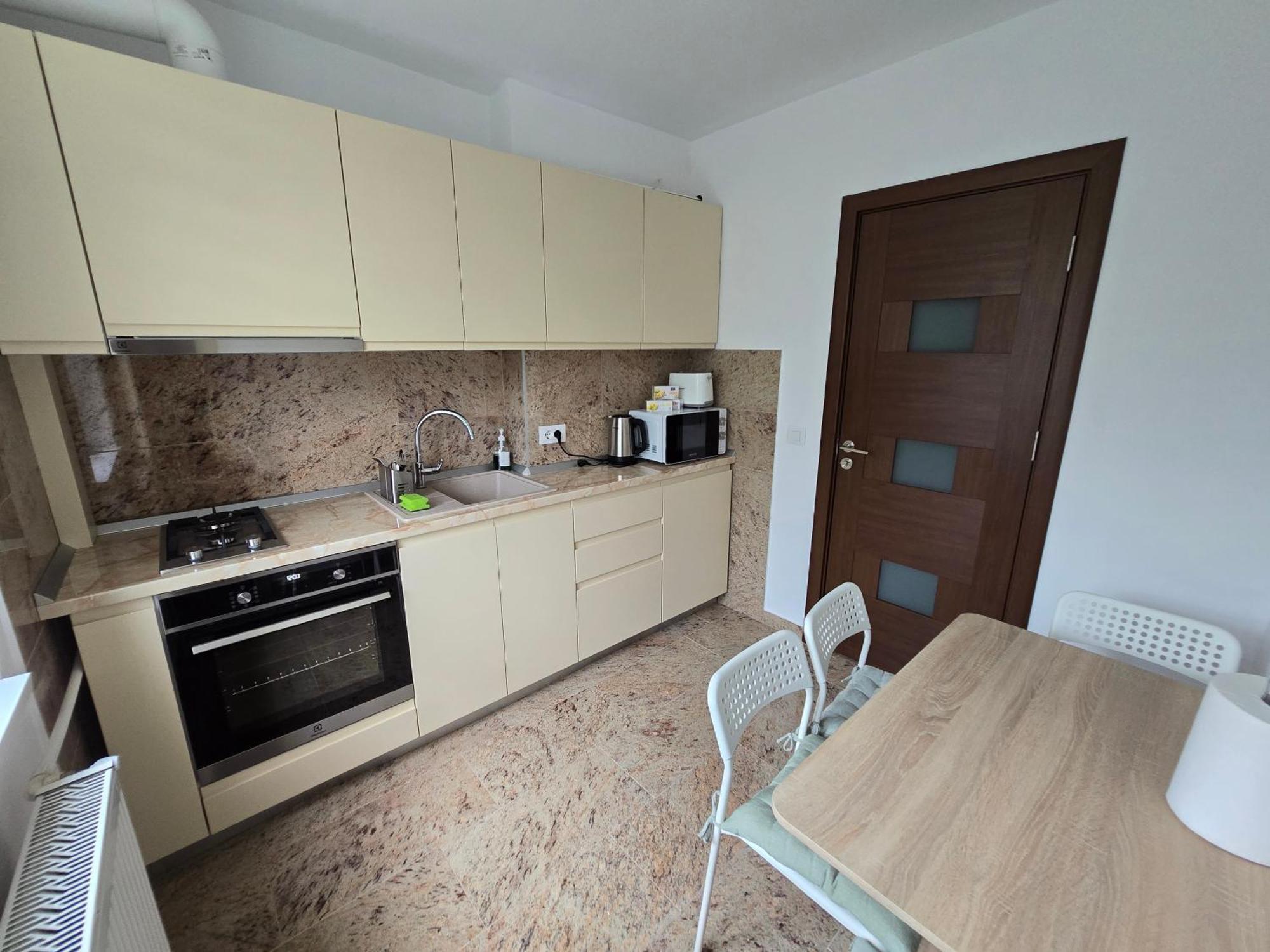 Downtown Apartment Рымнику-Вылча Экстерьер фото